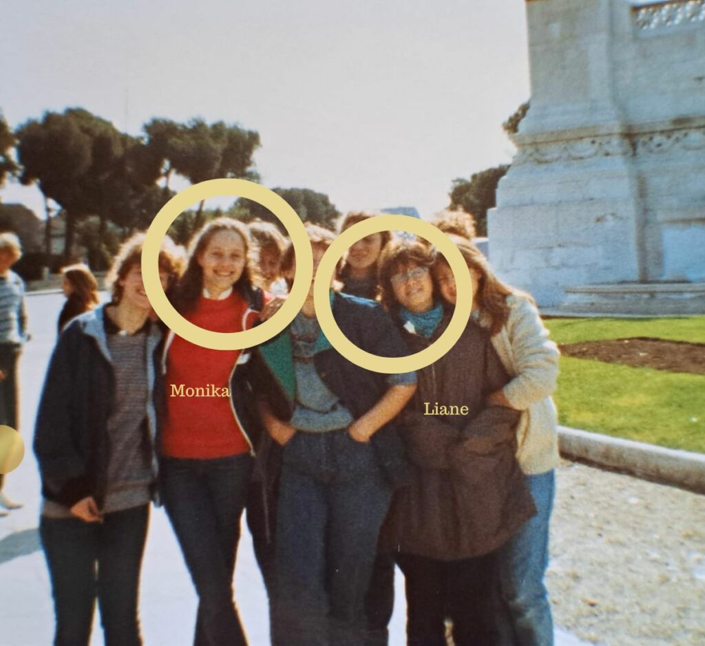 Monika und Liane mit Jugendgruppe in Italien